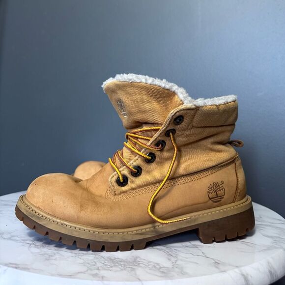 ❌SOLD❌ Timberland Tan Fold-Over Tongue Boots - Picture 2 of 10